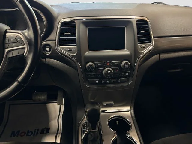 Used 2021 Gray Jeep Laredo E image 11