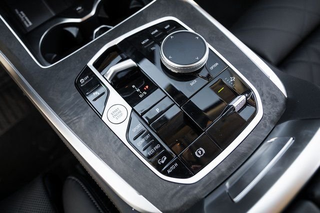 New 2026 Skyscraper Grey Metallic BMW xDrive40i image 25