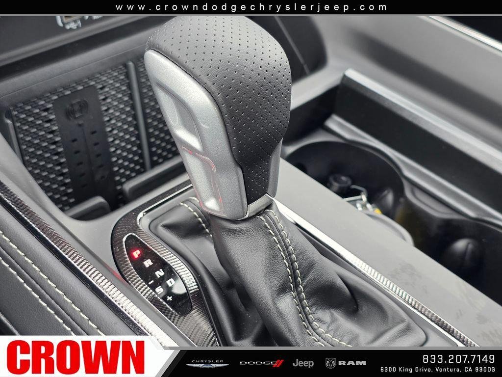 New 2026 Diamond Black Crystal Pearl-Coat Exterior Paint RAM RHO image 16