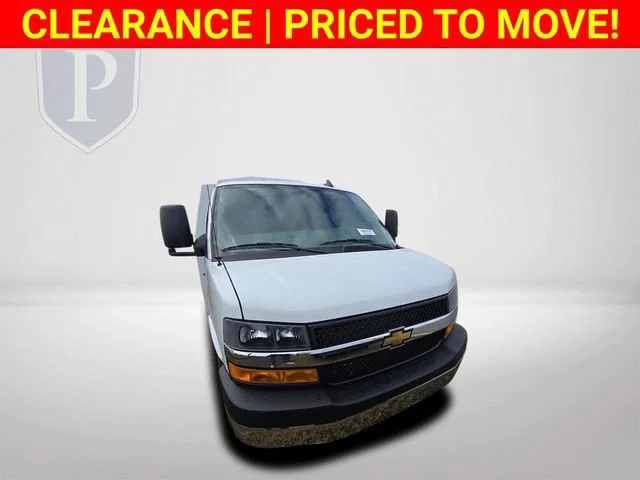 New 2025 Summit White Chevrolet 1WT image 13