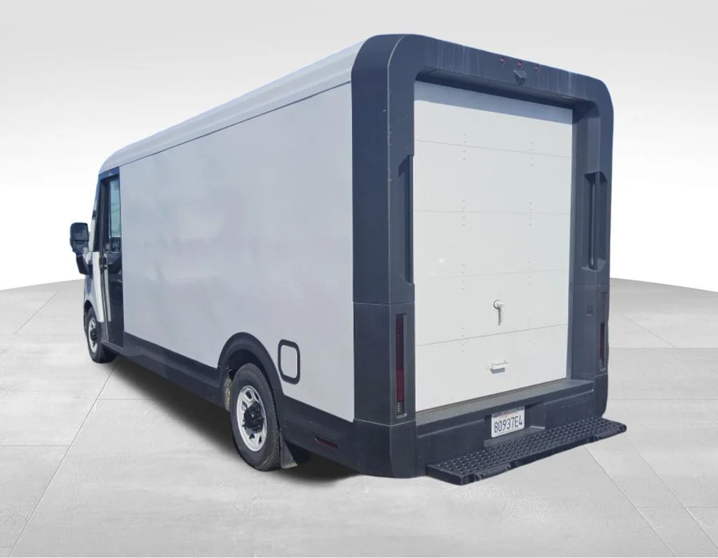 Used 2024 Oyster BrightDrop Base image 2