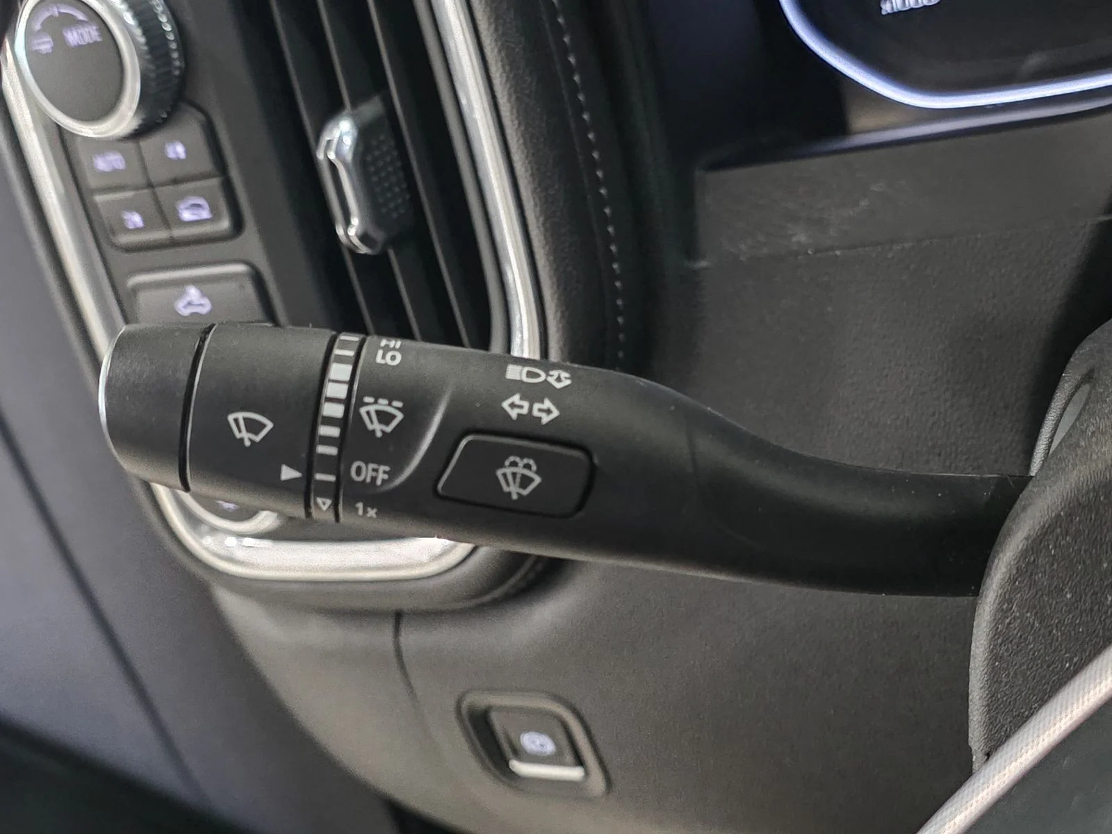 Used 2020 Gray GMC SLE image 34