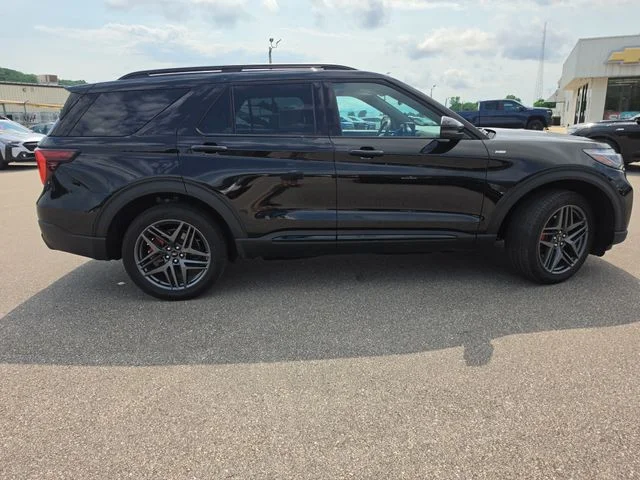 Used 2025 Black Metallic Ford ST-Line image 9