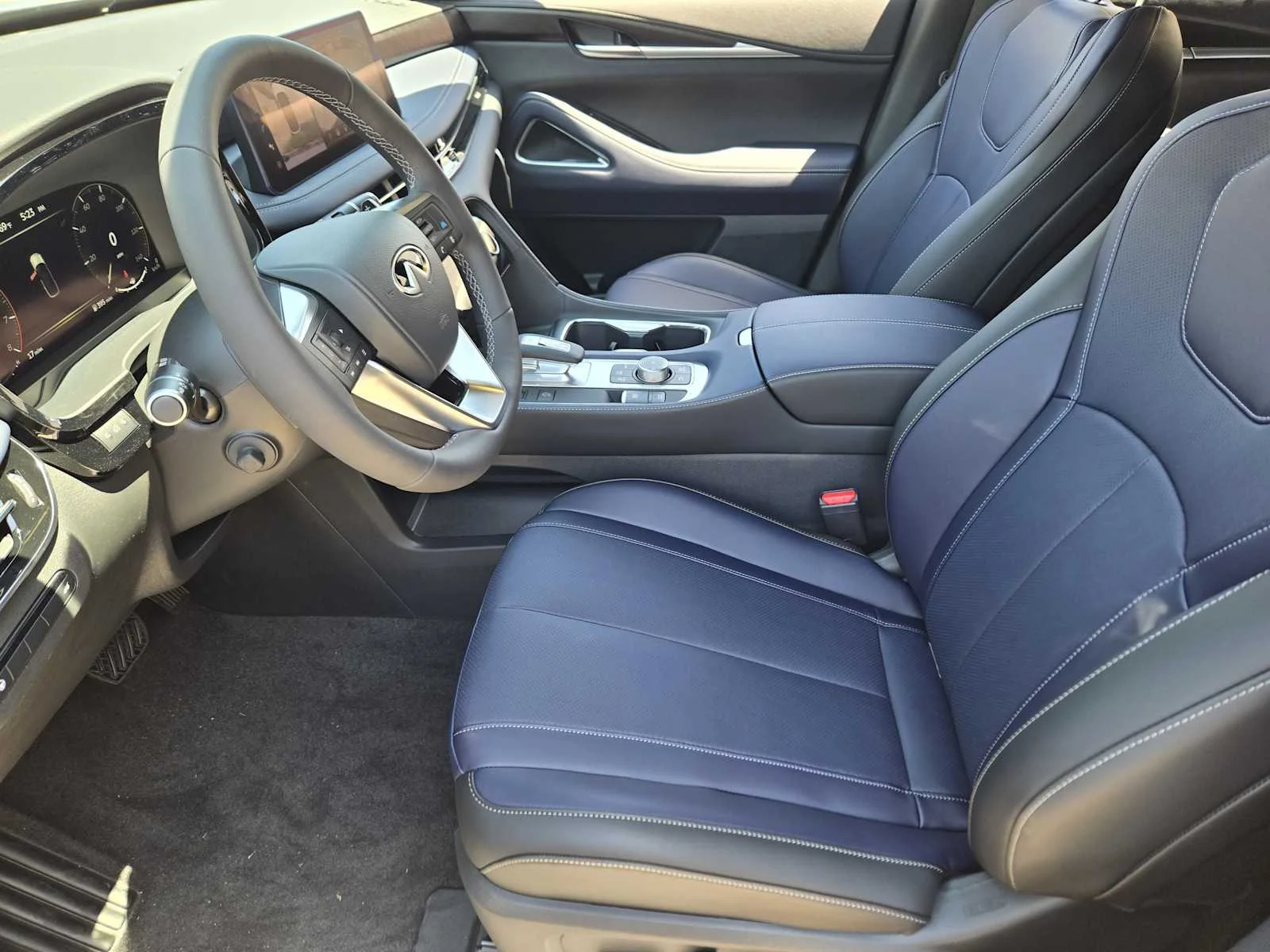 New 2026 2T GRPT SHDW INFINITI Sport AWD image 8