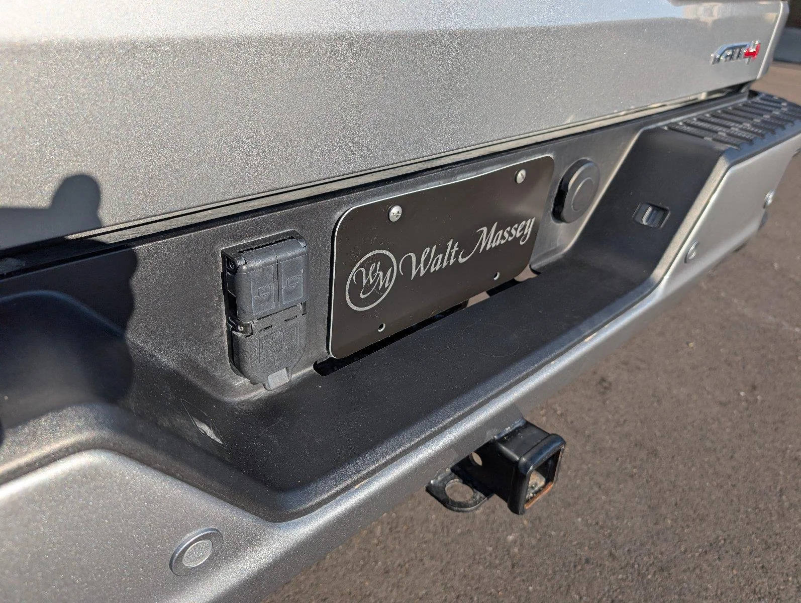 Used 2025 Sterling Metallic GMC AT4 image 37