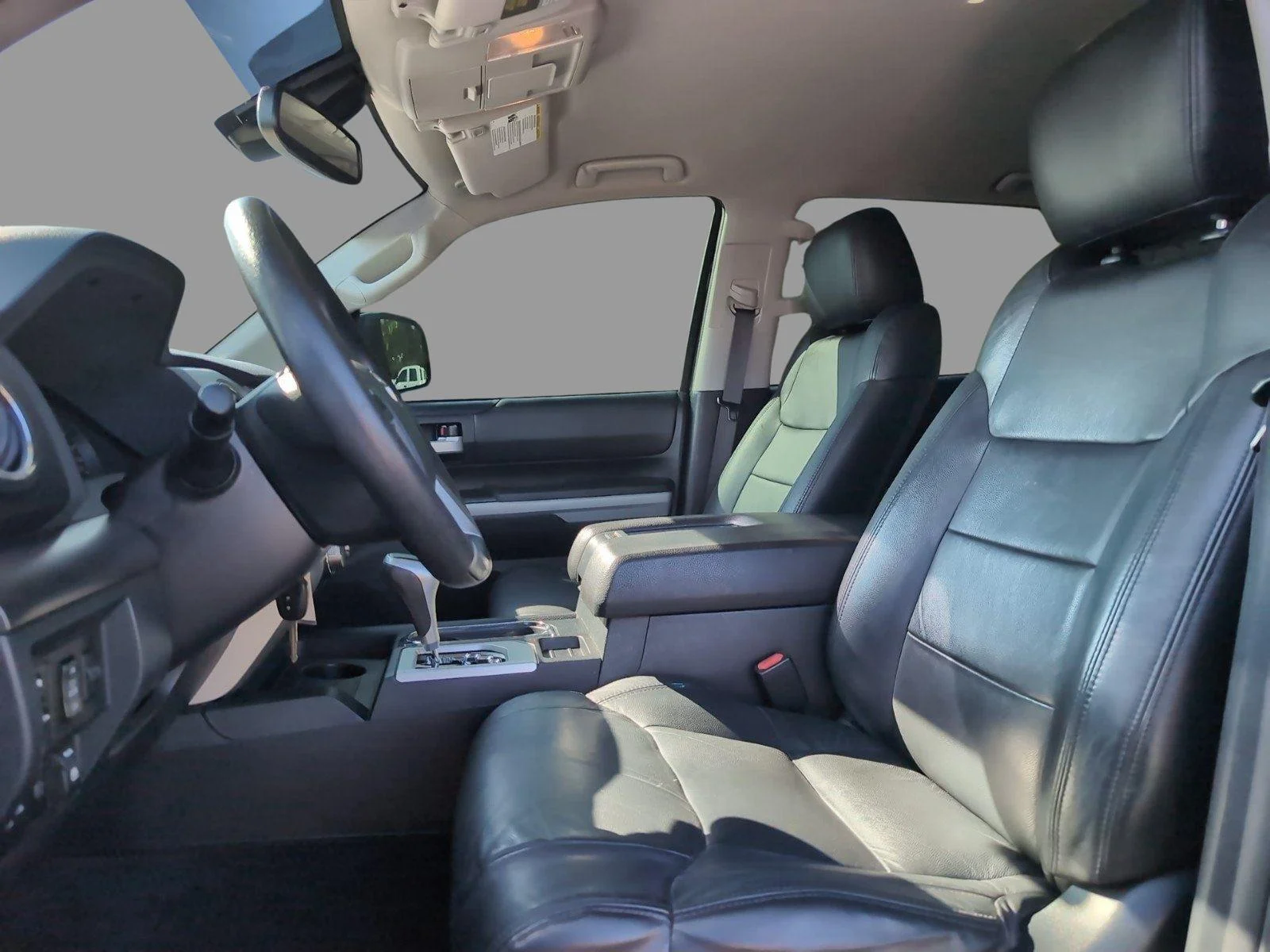Used 2019 Midnight Black Metallic Toyota SR5 image 15