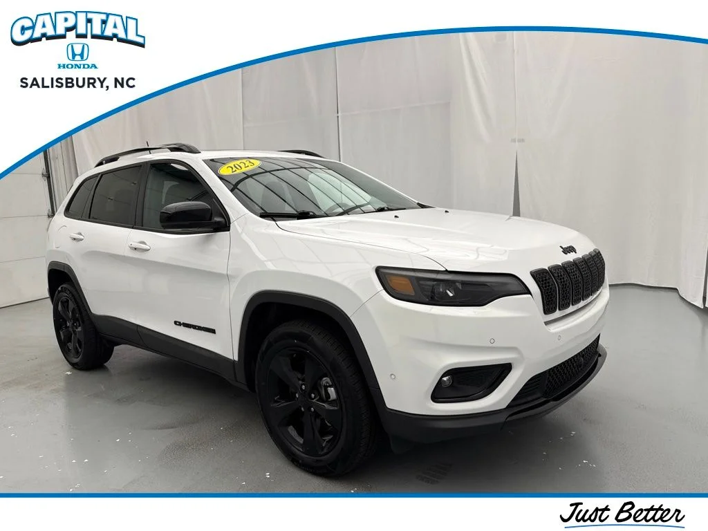 Used 2023 White Jeep Altitude image 1