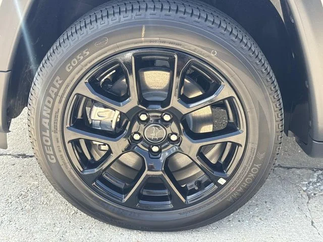 New 2026 White Jeep Latitude image 4