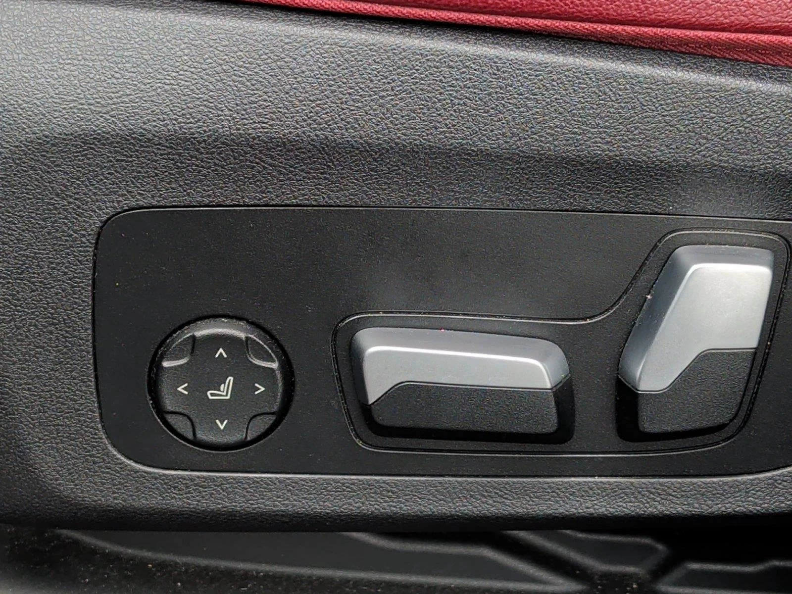 Used 2022 Black Sapphire Metallic BMW xDrive30i image 16