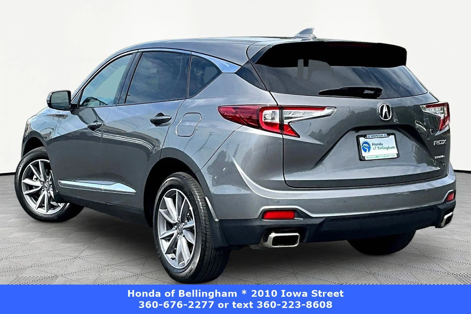 Used 2023 Gray Acura w/Technology Package image 4