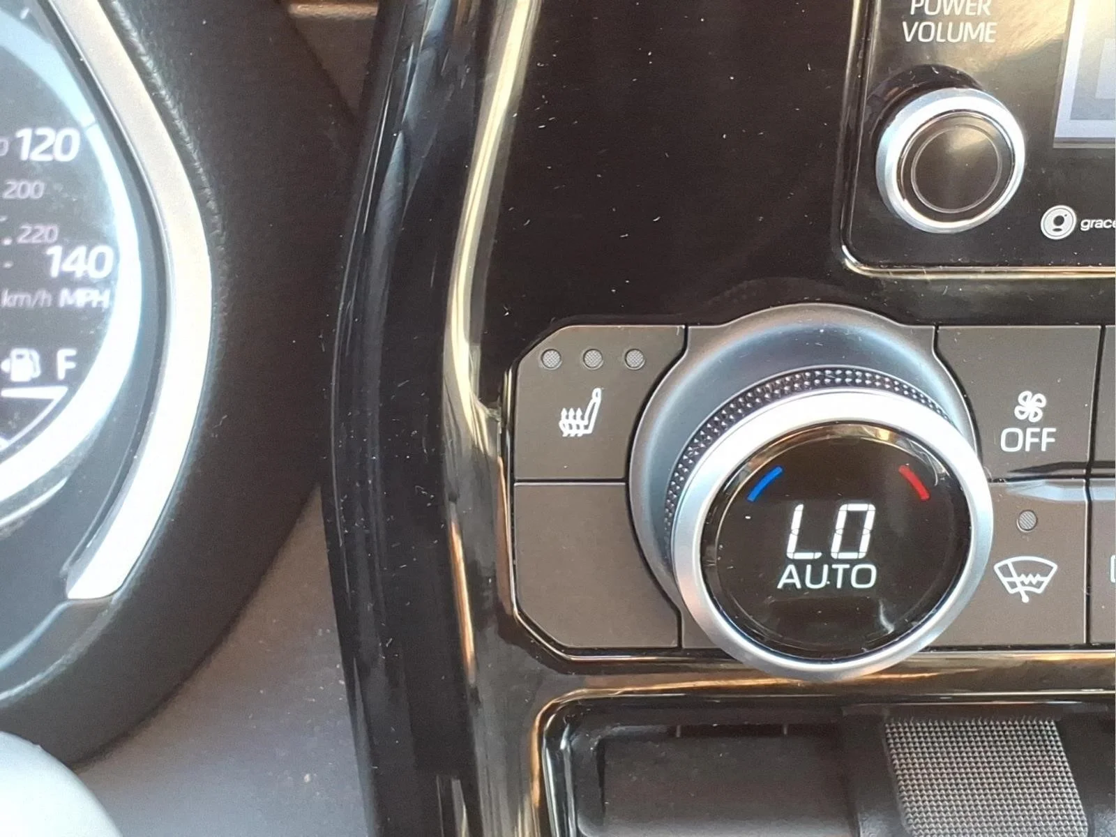 Certified Used 2022  Toyota XLE image 18