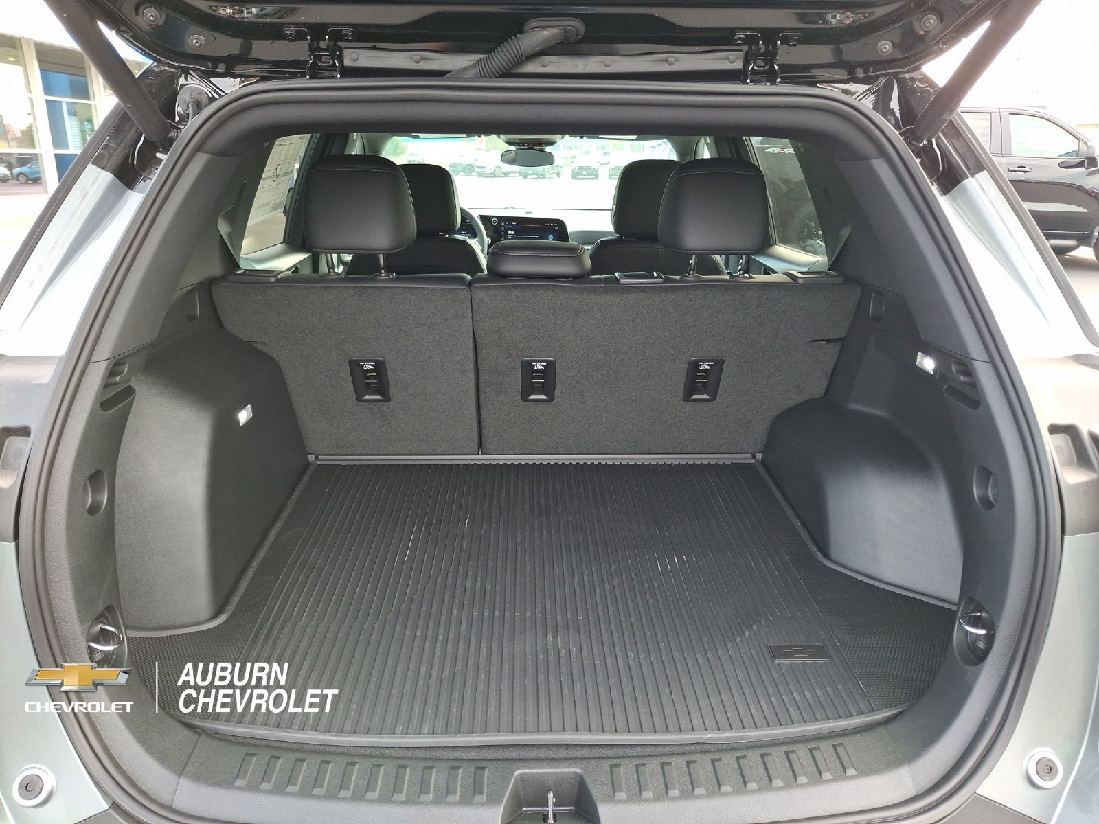 2027 Chevrolet Equinox LT - Photo 18