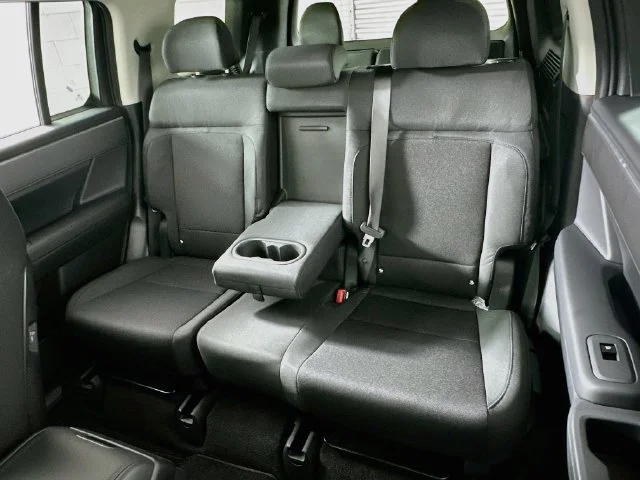 New 2027 Black Hyundai SE image 11
