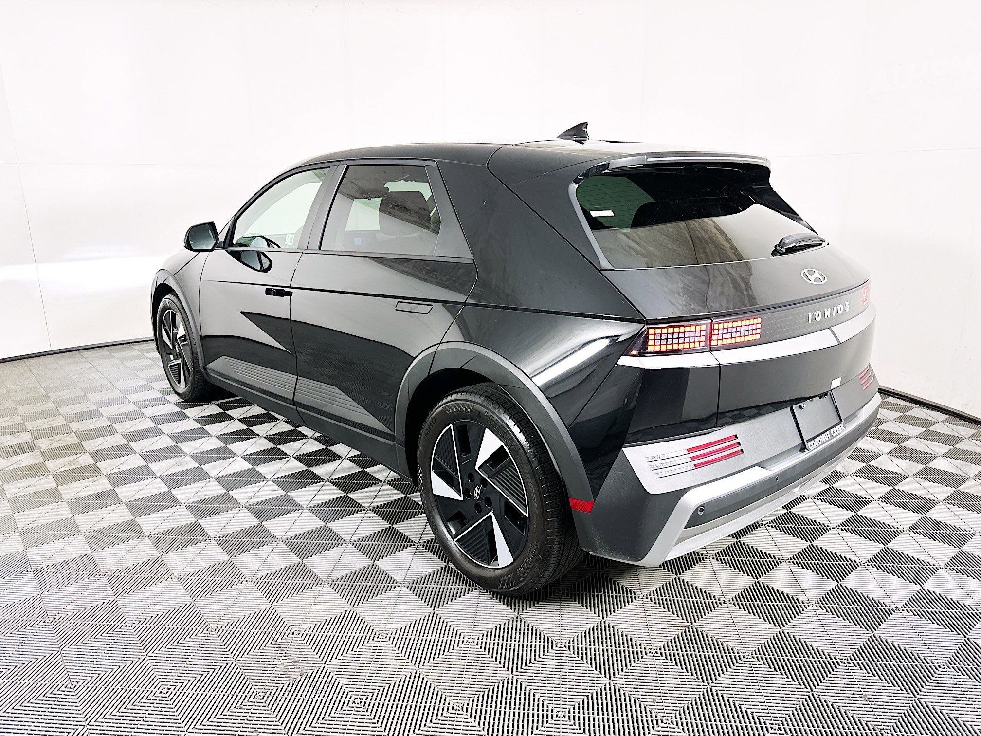 2025 Hyundai IONIQ thumbnail 7