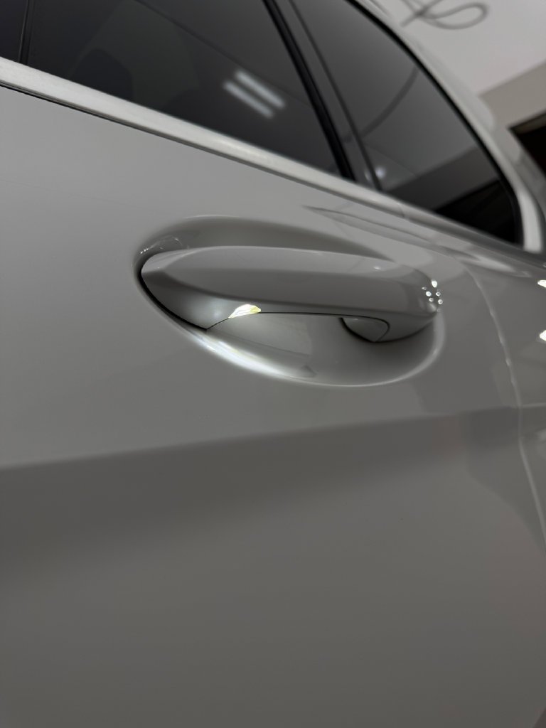 Used 2023 White Metallic BMW xDrive40i image 57