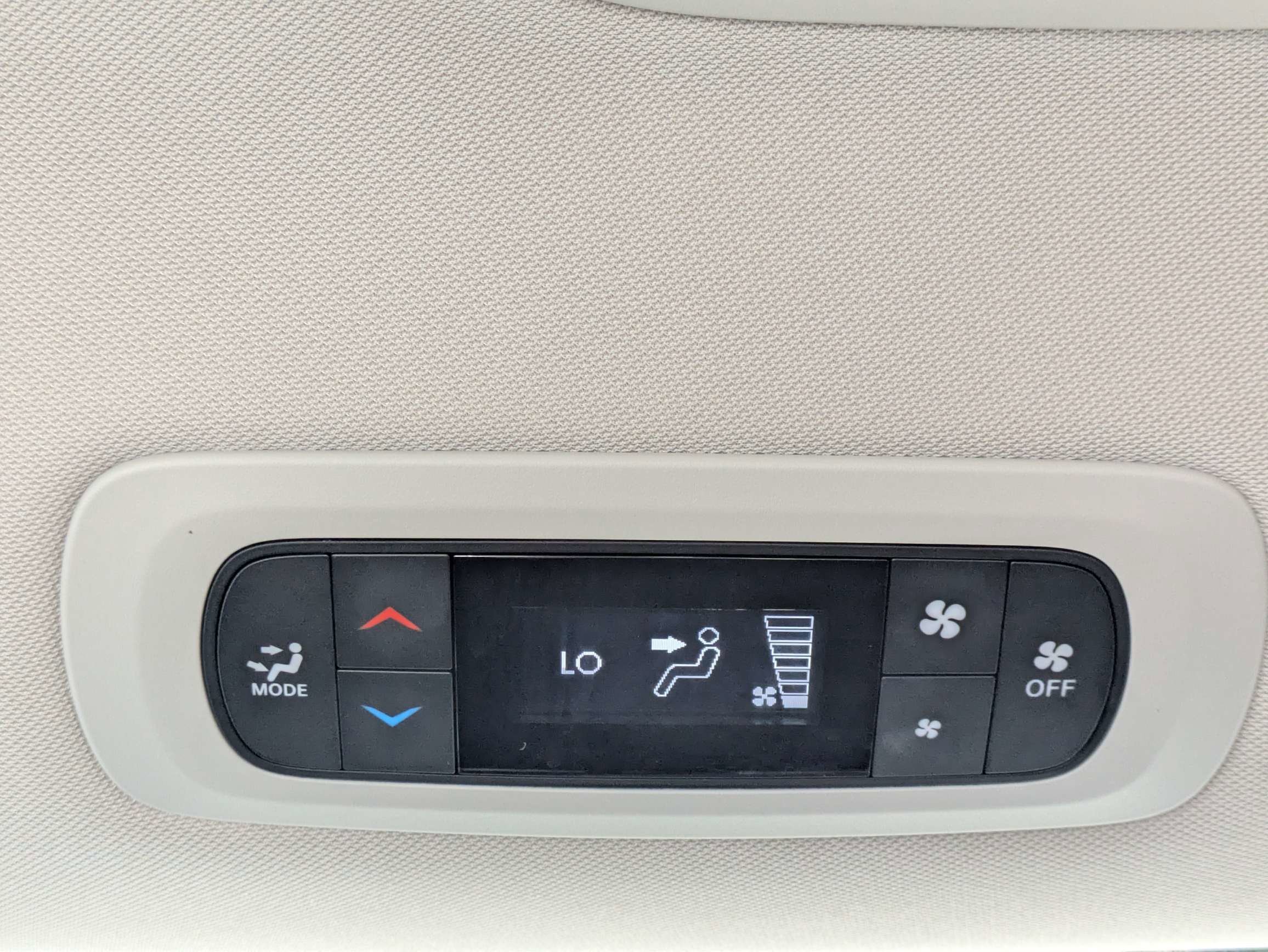 Used 2024 Silver Mist Clearcoat Chrysler LX image 17