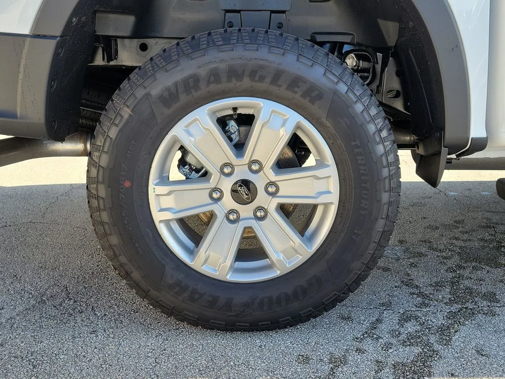 New 2026 Oxford White Ford XL image 6