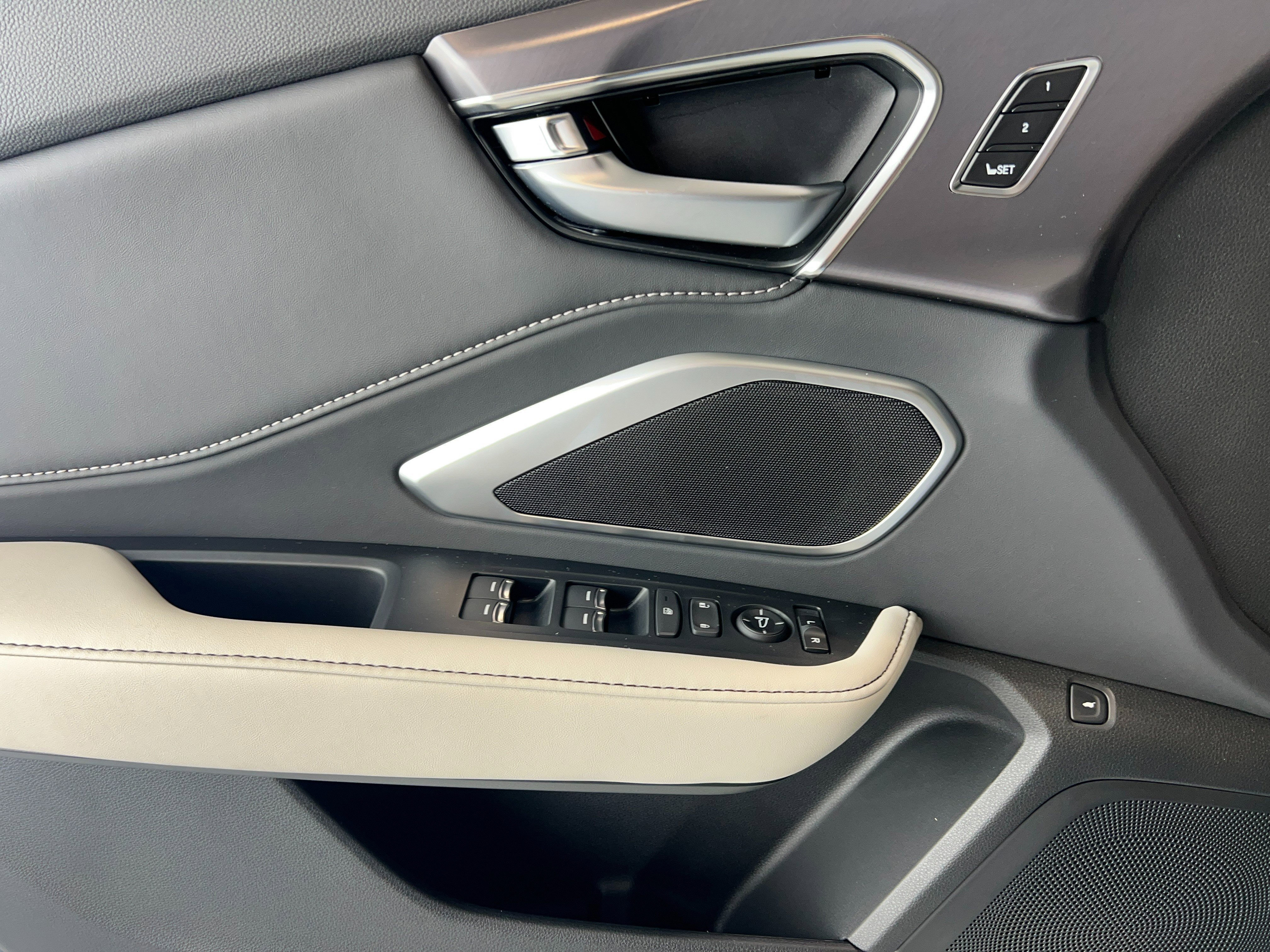 New 2026 Platinum White Pearl Acura  image 15