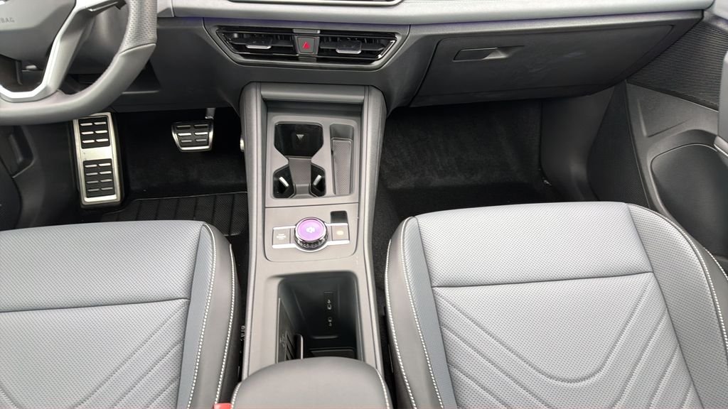 New 2026 Opal White Pearl Volkswagen 2.0T SE R-Line Black image 17