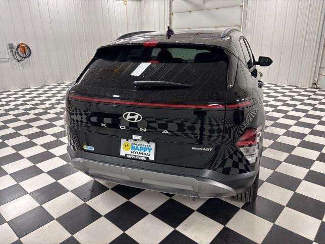 New 2026 Black Hyundai SEL Premium AWD image 4