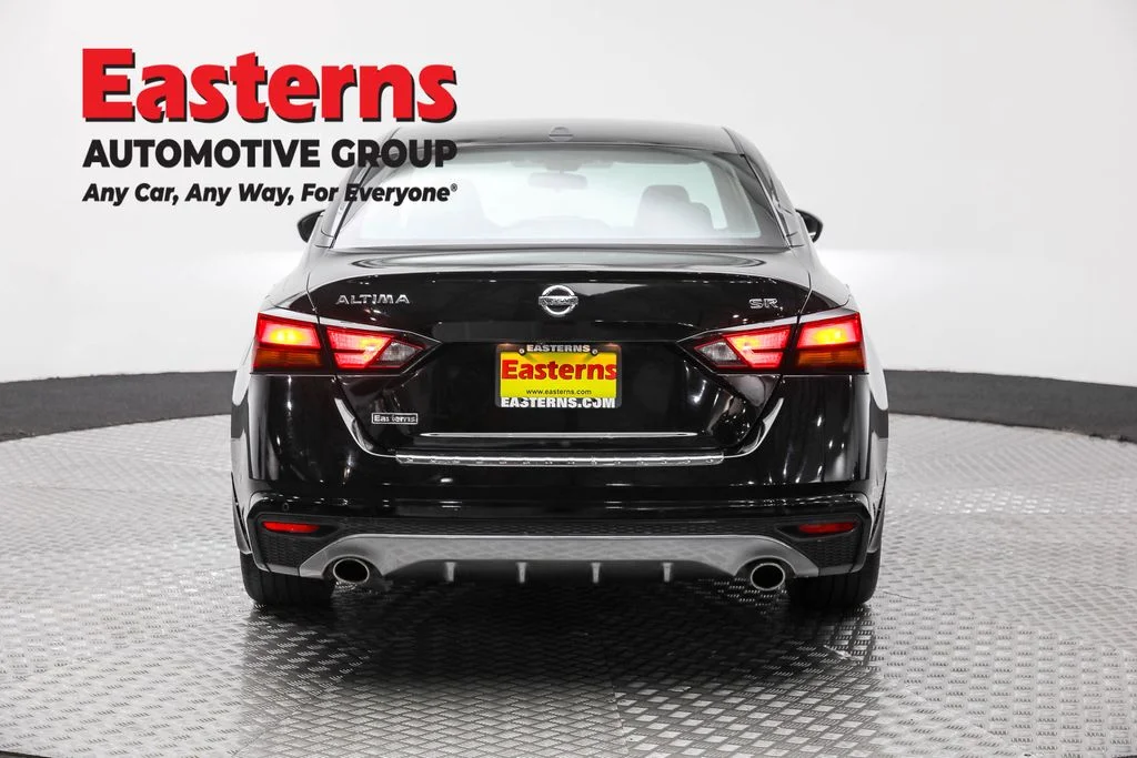 Used 2020 Black Nissan 2.5 SR image 6