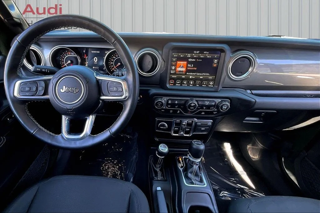 Used 2022 Green Jeep Unlimited Sahara image 7