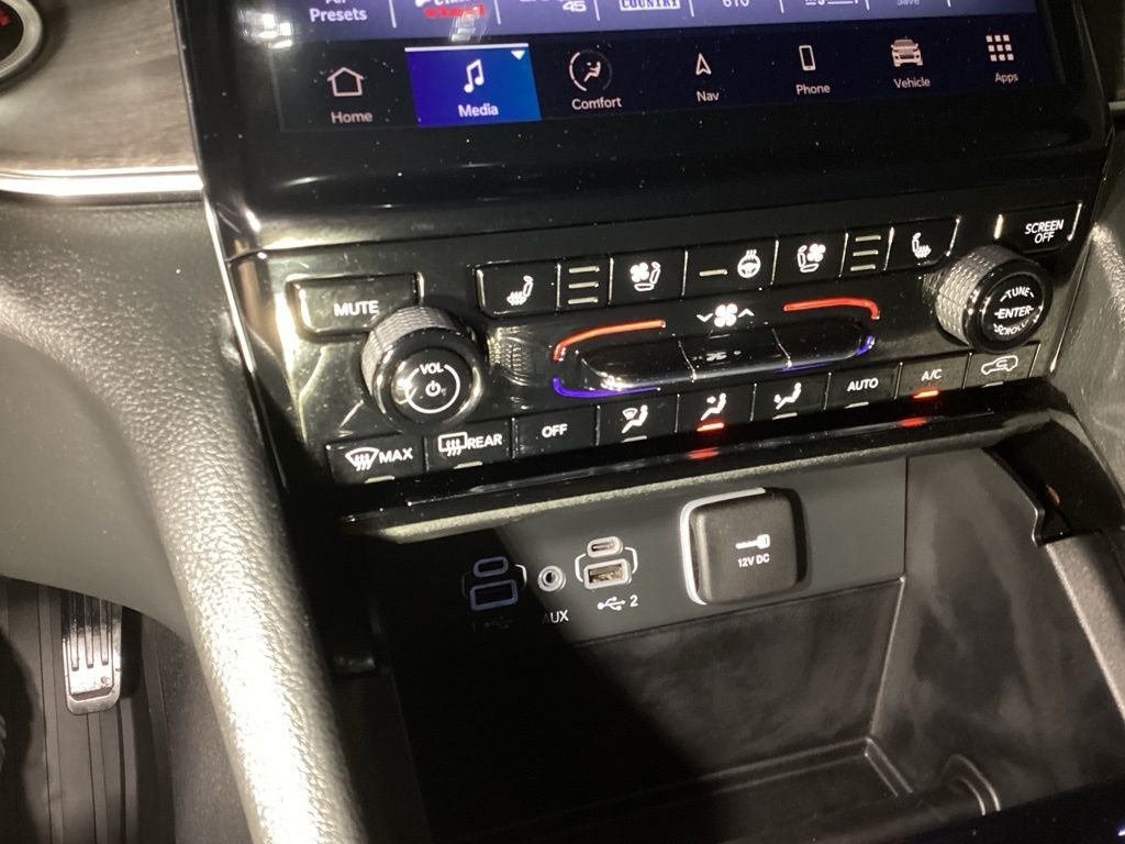 Used 2023 Black Jeep Overland image 16