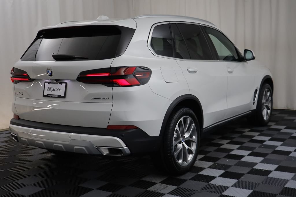 New 2026 Mineral White Metallic BMW xDrive40i image 18