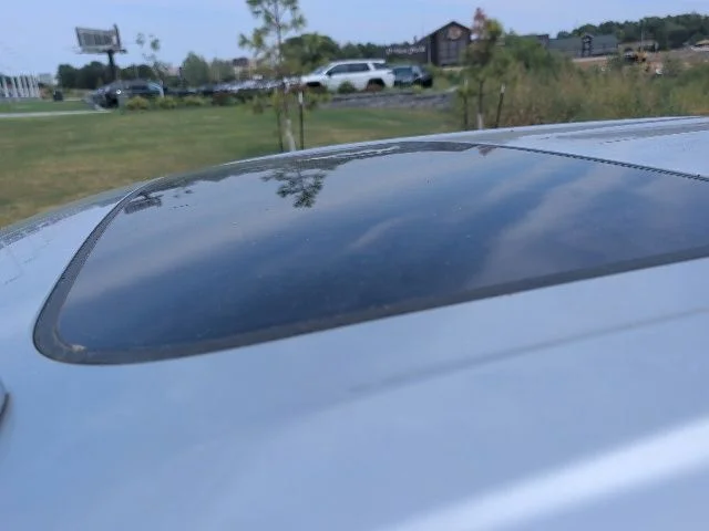 Used 2022 Silver GMC SLT image 19