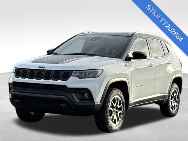 New 2026 Bright White Clear-Coat Exterior Paint Jeep Trailhawk image 4
