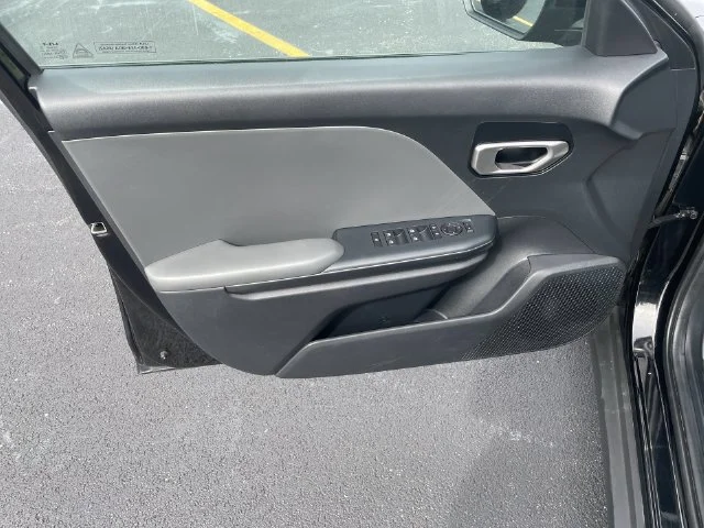 2025 Kia K4 LXS - Photo 14