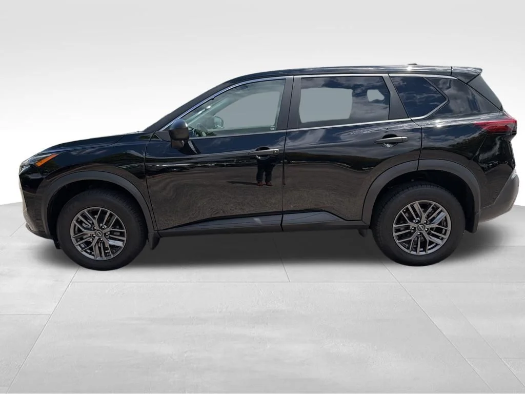 Used 2023 Black Nissan S image 2