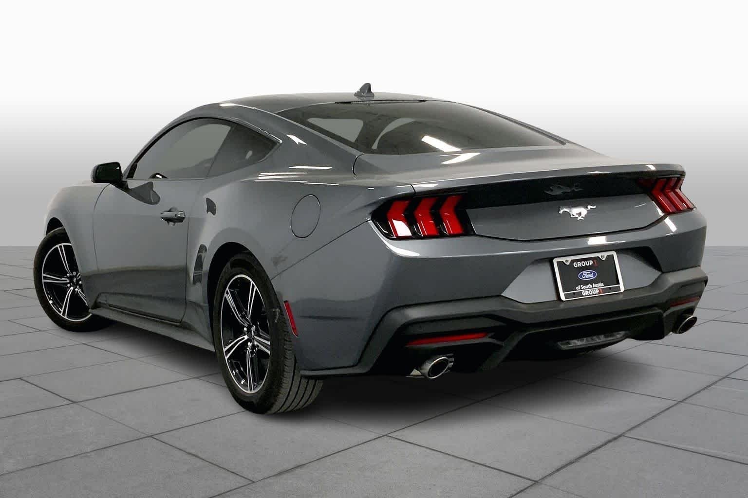 2025 Ford Mustang EcoBoost Fastback - Photo 11