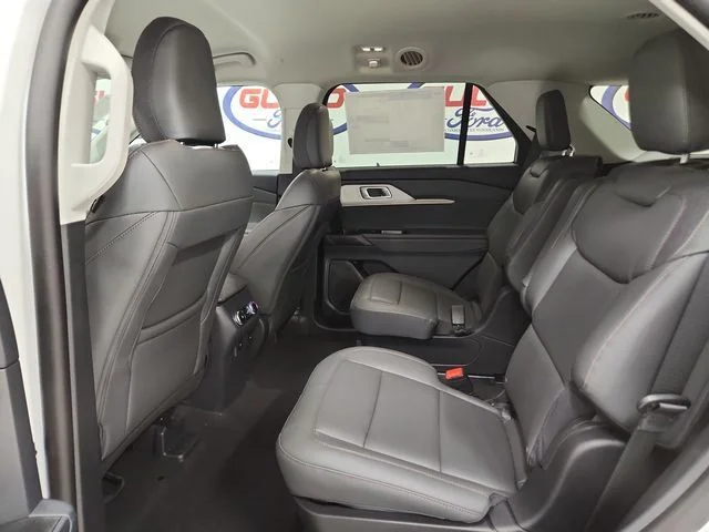 New 2026 Star White Metallic Tri-Coat Ford Active image 13