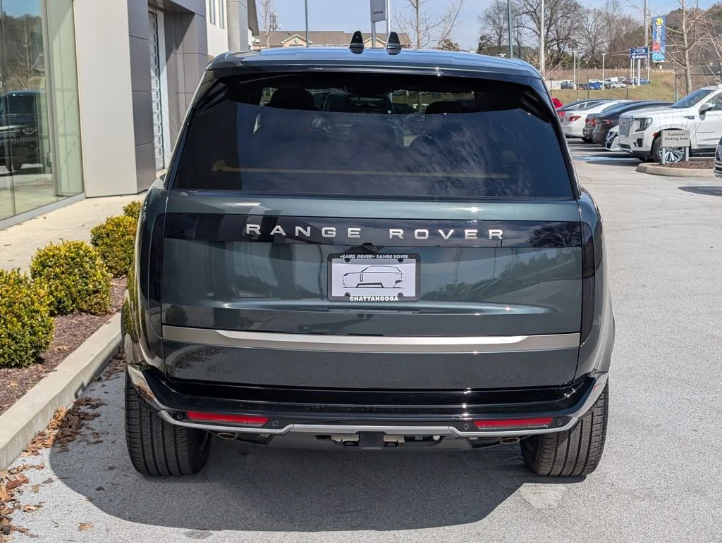 New 2026 Belgravia Green Land Rover SE image 7