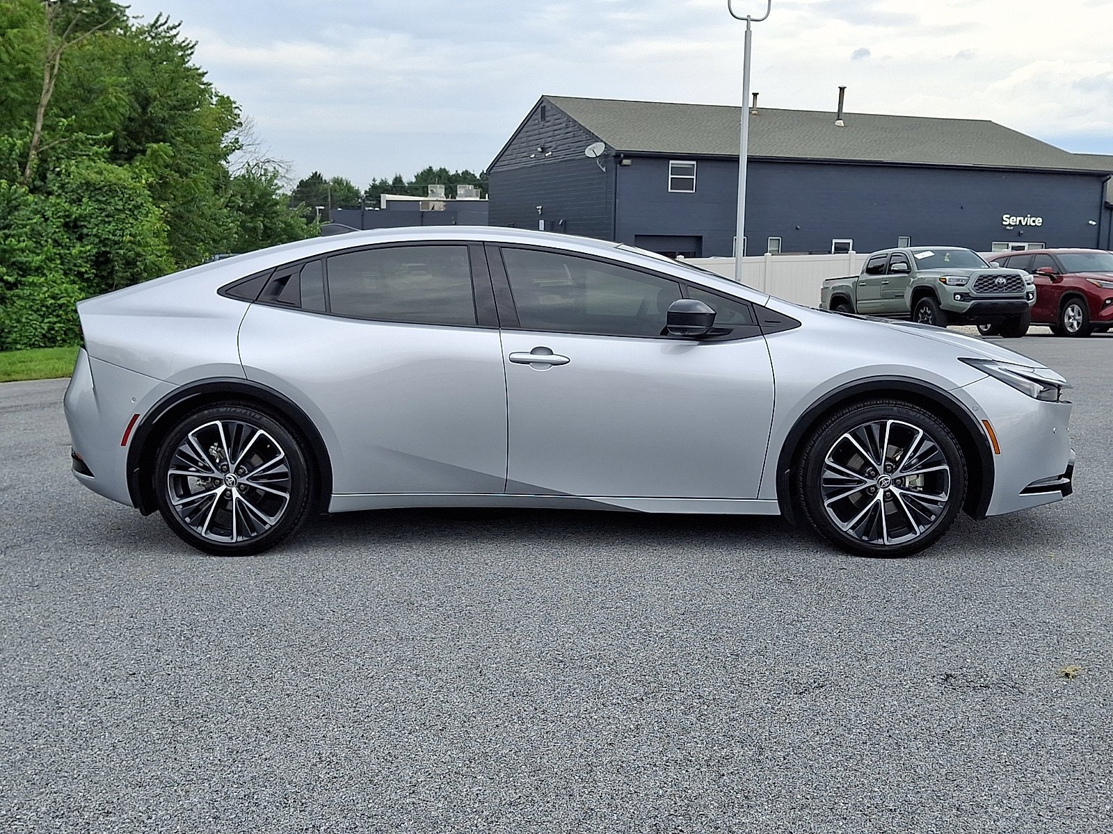 Certified Used 2025 CUTTING EDGE Toyota Limited image 8