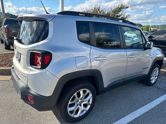 Used 2015 Silver Jeep Latitude image 4