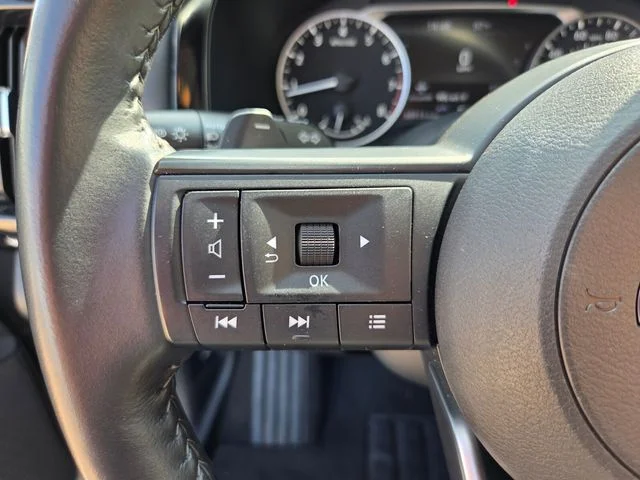 Used 2025 Silver Nissan SV image 36