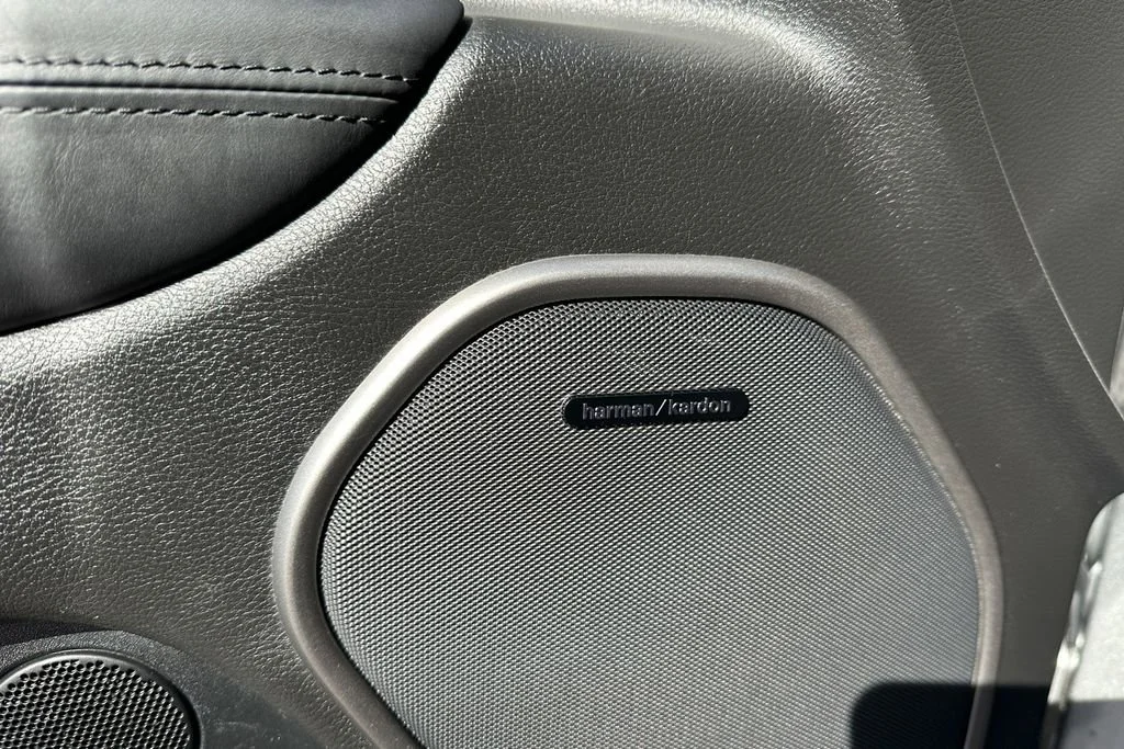Used 2018 Silver Jeep High Altitude image 13