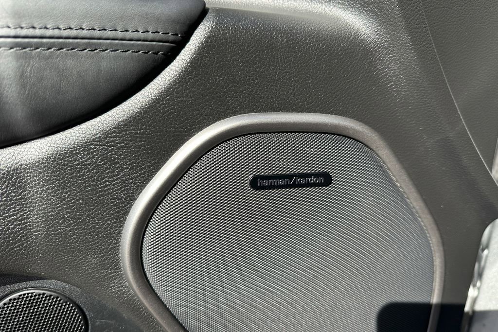 Used 2018 Silver Jeep High Altitude image 13