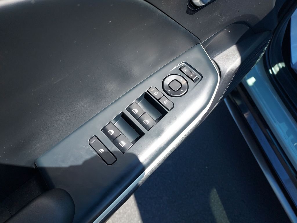 2025 Kia K4 GT-Line - Photo 11