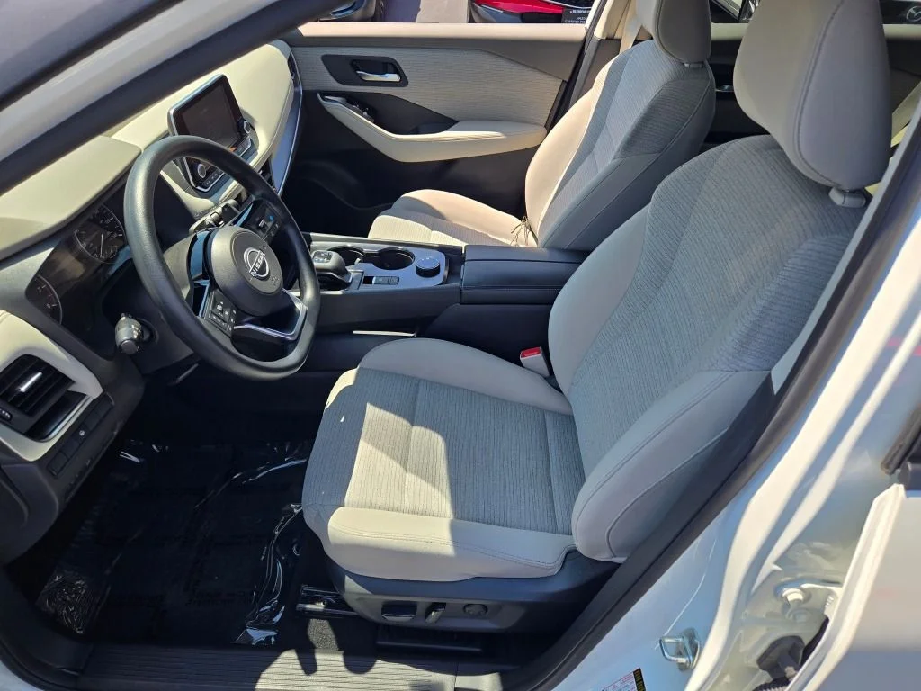 Used 2023 White Nissan SV image 21