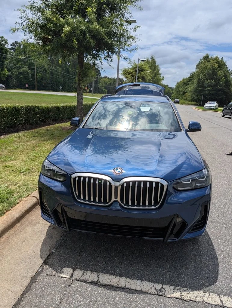 Used 2022 Blue Metallic BMW xDrive30i image 2