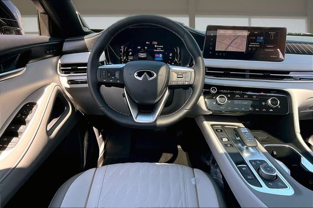 New 2027 2T RAD WHT INFINITI Autograph image 5