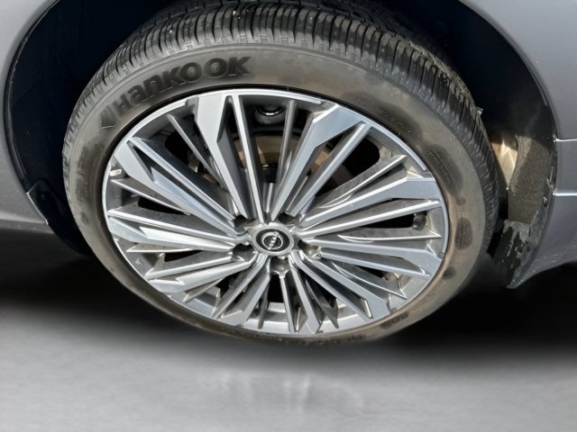 Used 2023 Gun Metallic Nissan 2.5 SL image 8
