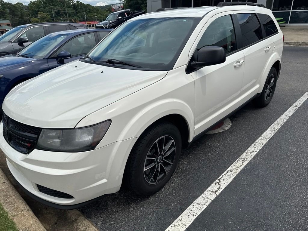Used 2018 White Dodge SE image 1