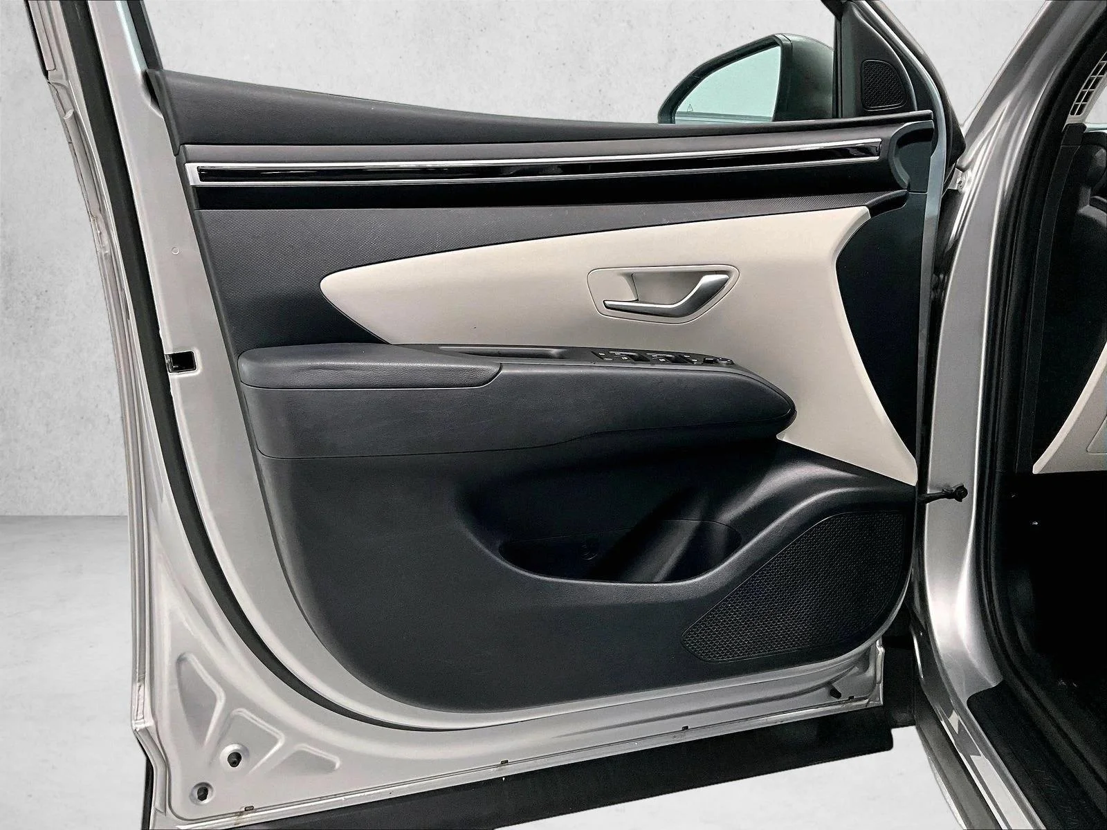 Used 2022 Shimmering Silver Hyundai SEL image 18