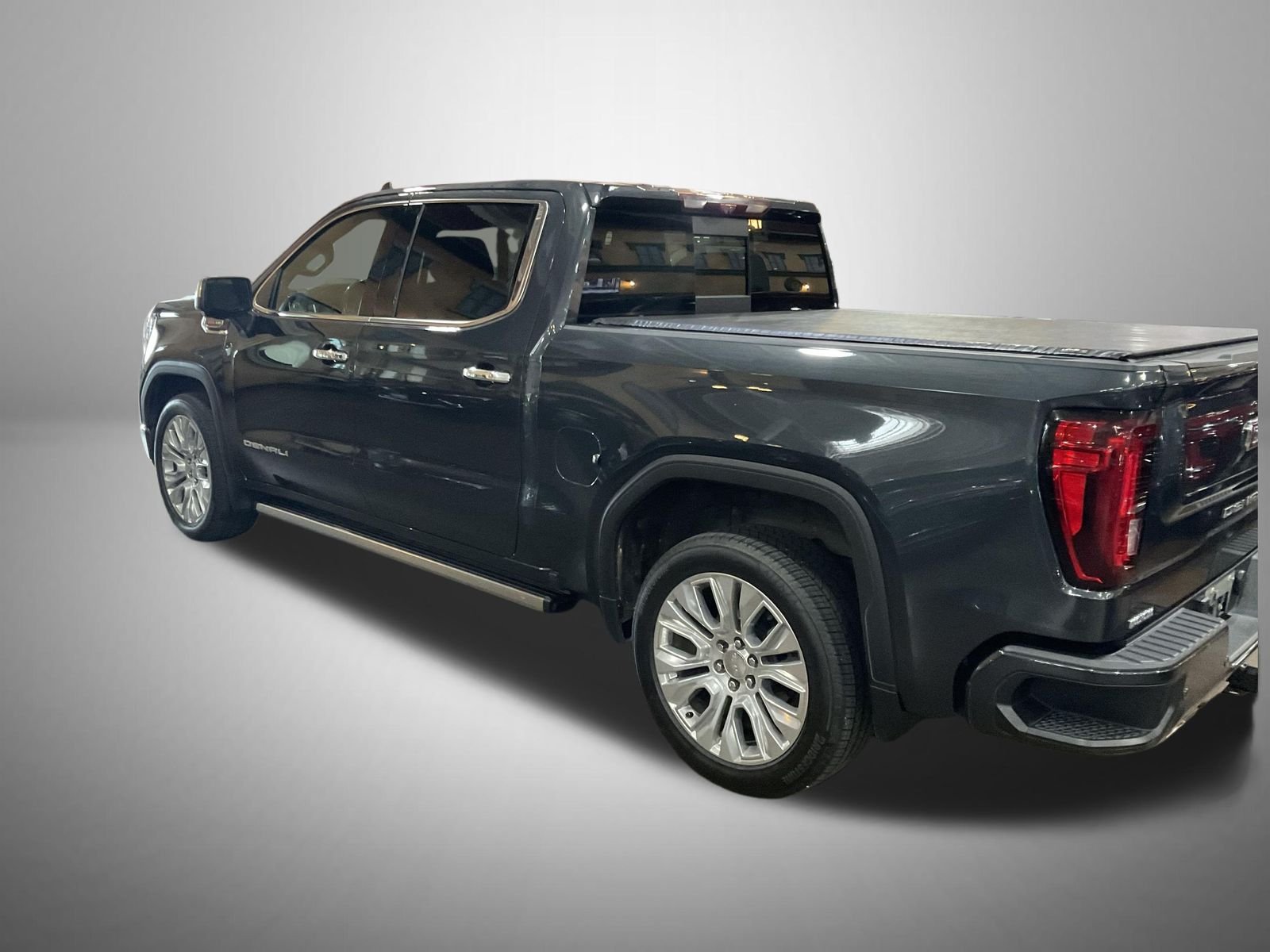 Used 2021 Green GMC Denali image 2
