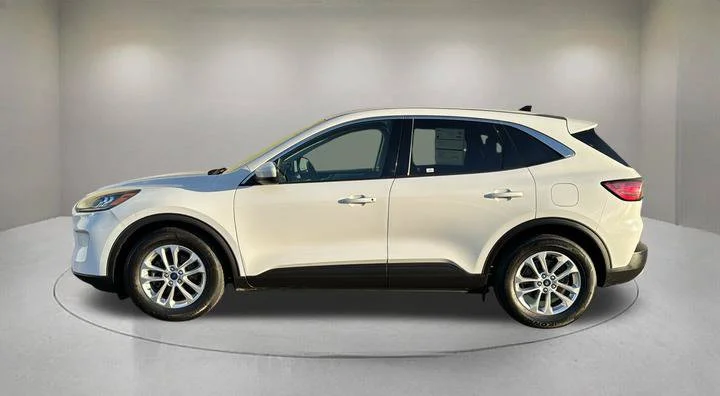 Certified Used 2020 White Ford SE image 5