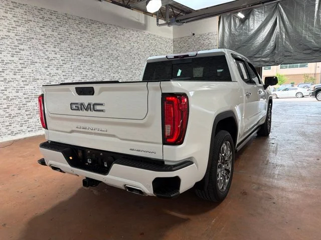 Used 2024 White Frost Tricoat GMC Denali Ultimate image 7
